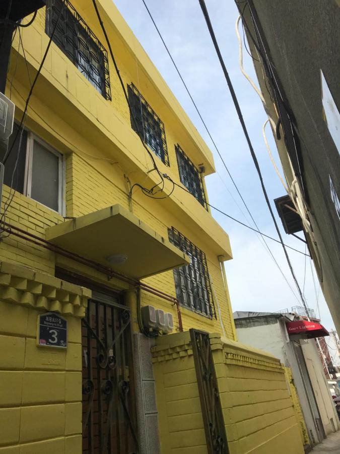 Itaewon Yellow Guesthouse Seoul Bagian luar foto