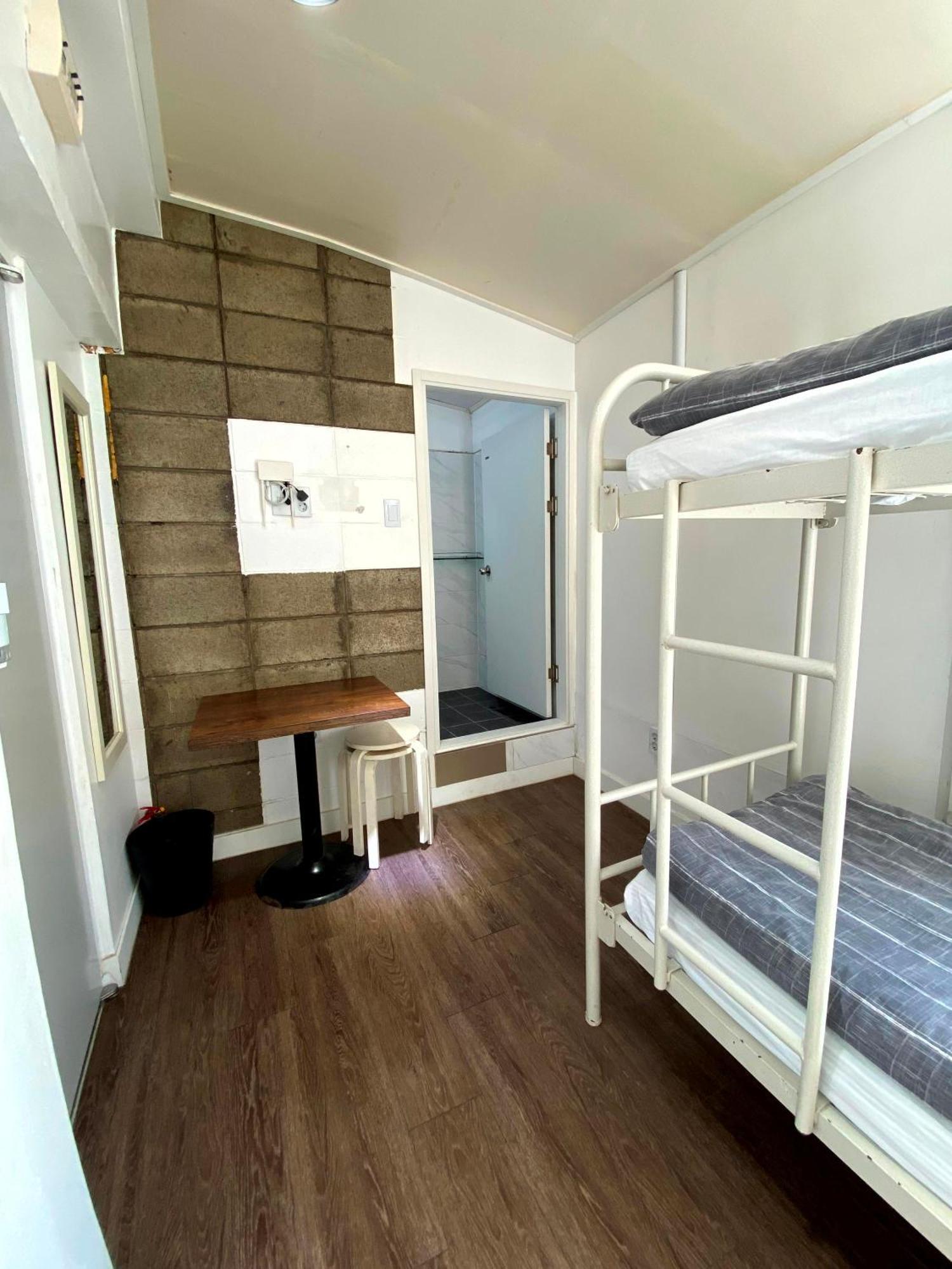 Itaewon Yellow Guesthouse Seoul Bagian luar foto